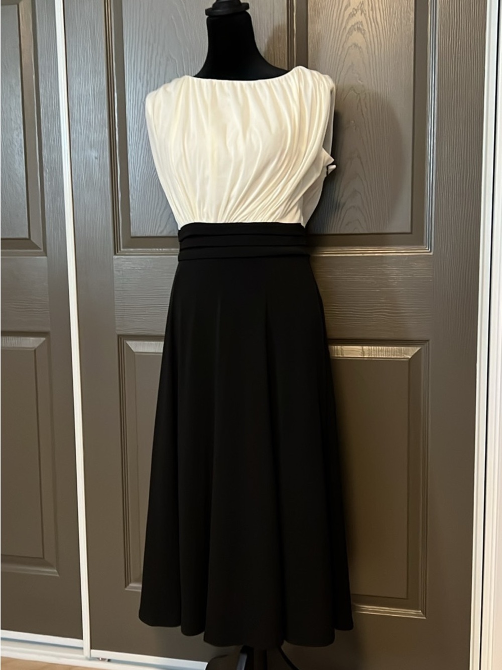 Signature by Sangria Black and White Midi Dress